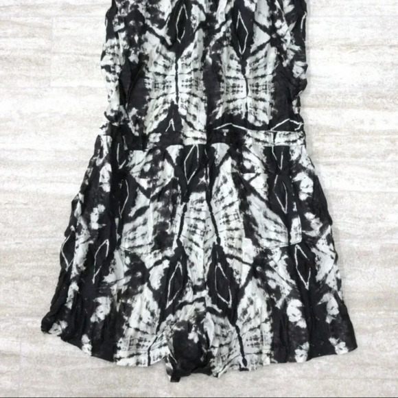 Da-Nang Silk Butterfly Romper M L - Picture 4 of 15